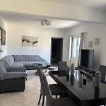 Apartman Athos *