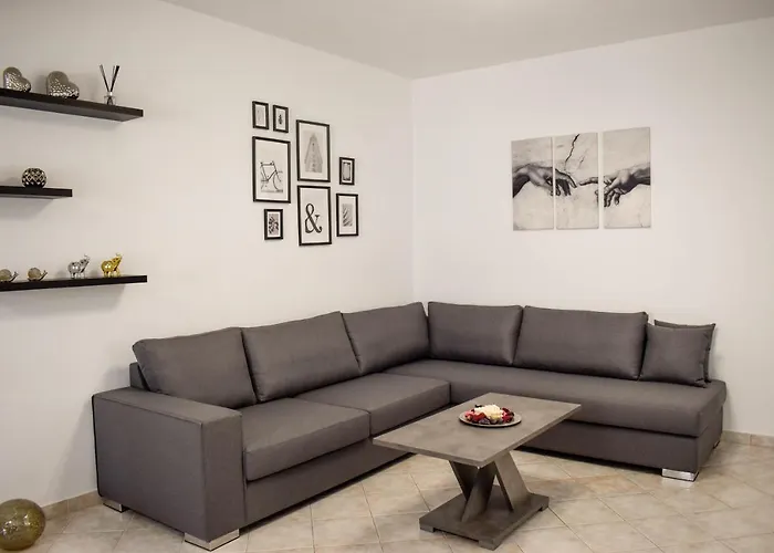 Athos * העיירה סקיאתוס